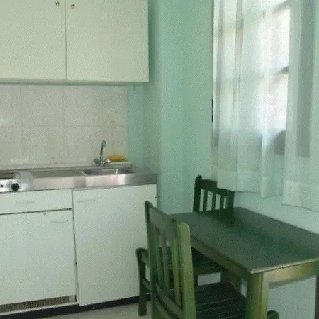 Nikos Apartamento